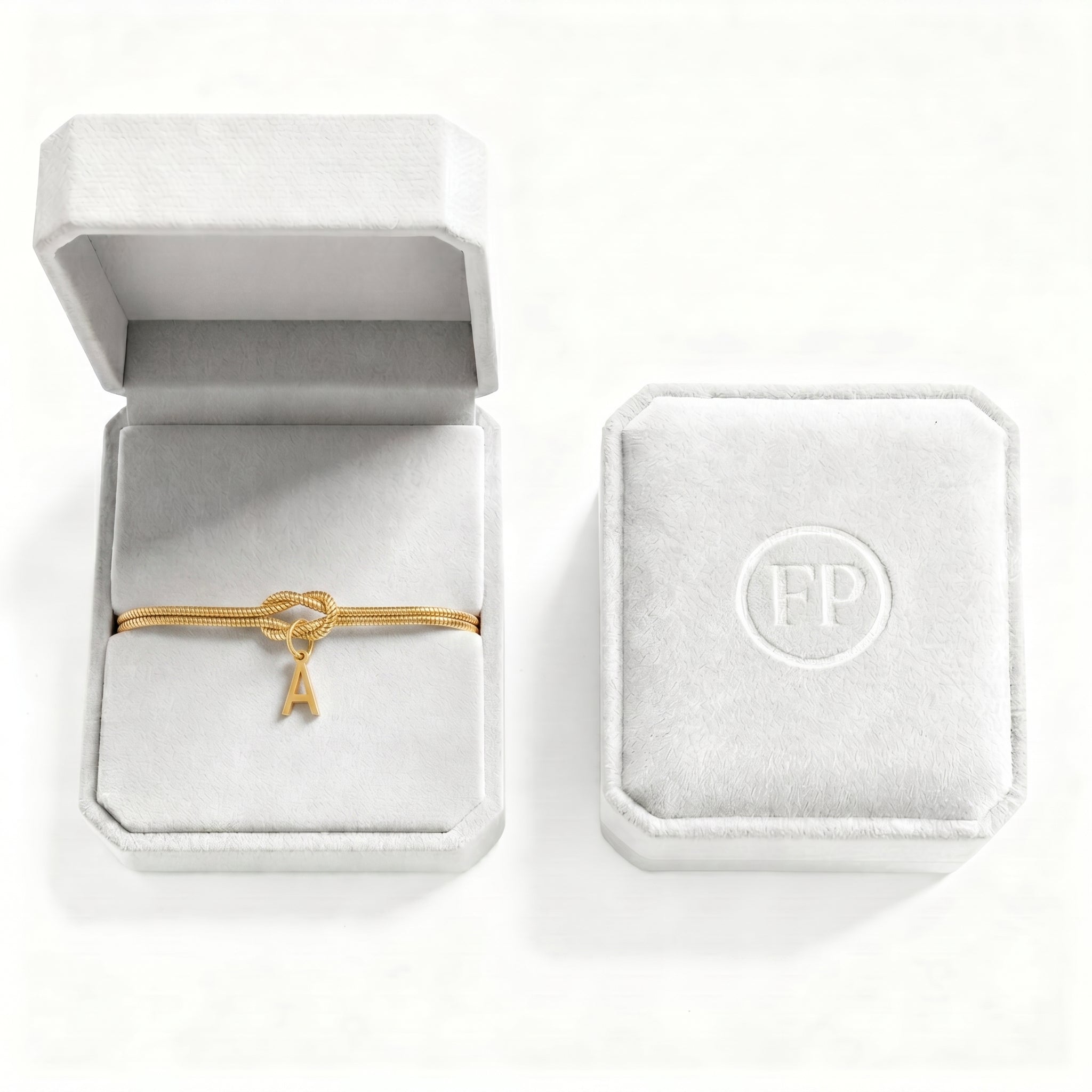 Initial Bracelet "Bond"